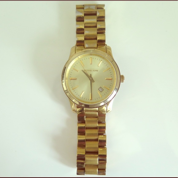Michael Kors Jet Set Watch - Picture 2 of 6